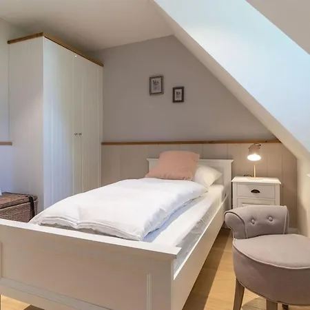 Reetdachhaus Unter Reet Reetdachhaus Unter Reet Ii *